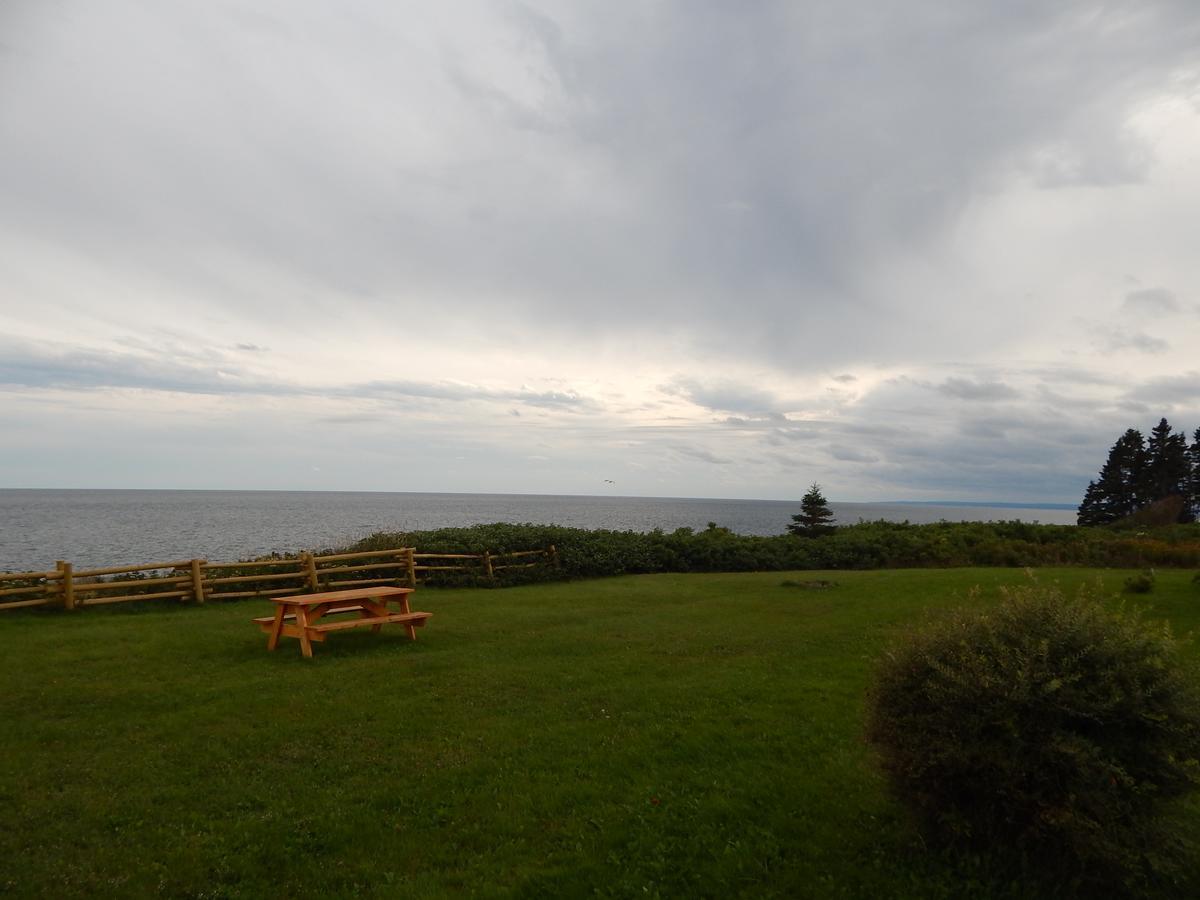 Les Chalets Brise-De-Mer Sainte-Therese-de-Gaspe 外观 照片